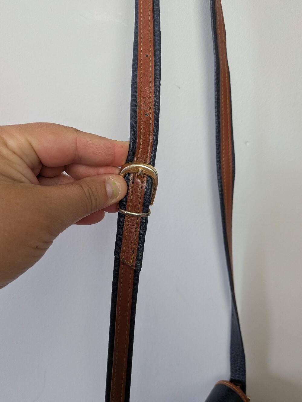 DOONEY & BOURKE Vintage Leather Women Shoulder Or Crossbody Purse navy Blue Tan - Picture 3 of 11